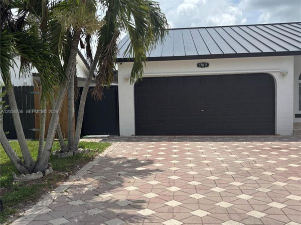 17811 SW 152nd Pl , Miami, FL 33187