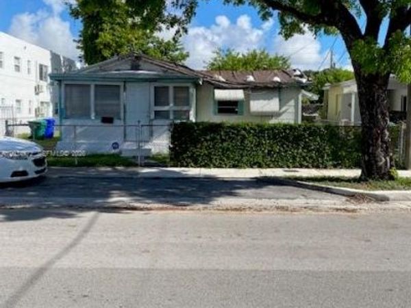 1239 NW 60th St , Miami, FL 33142