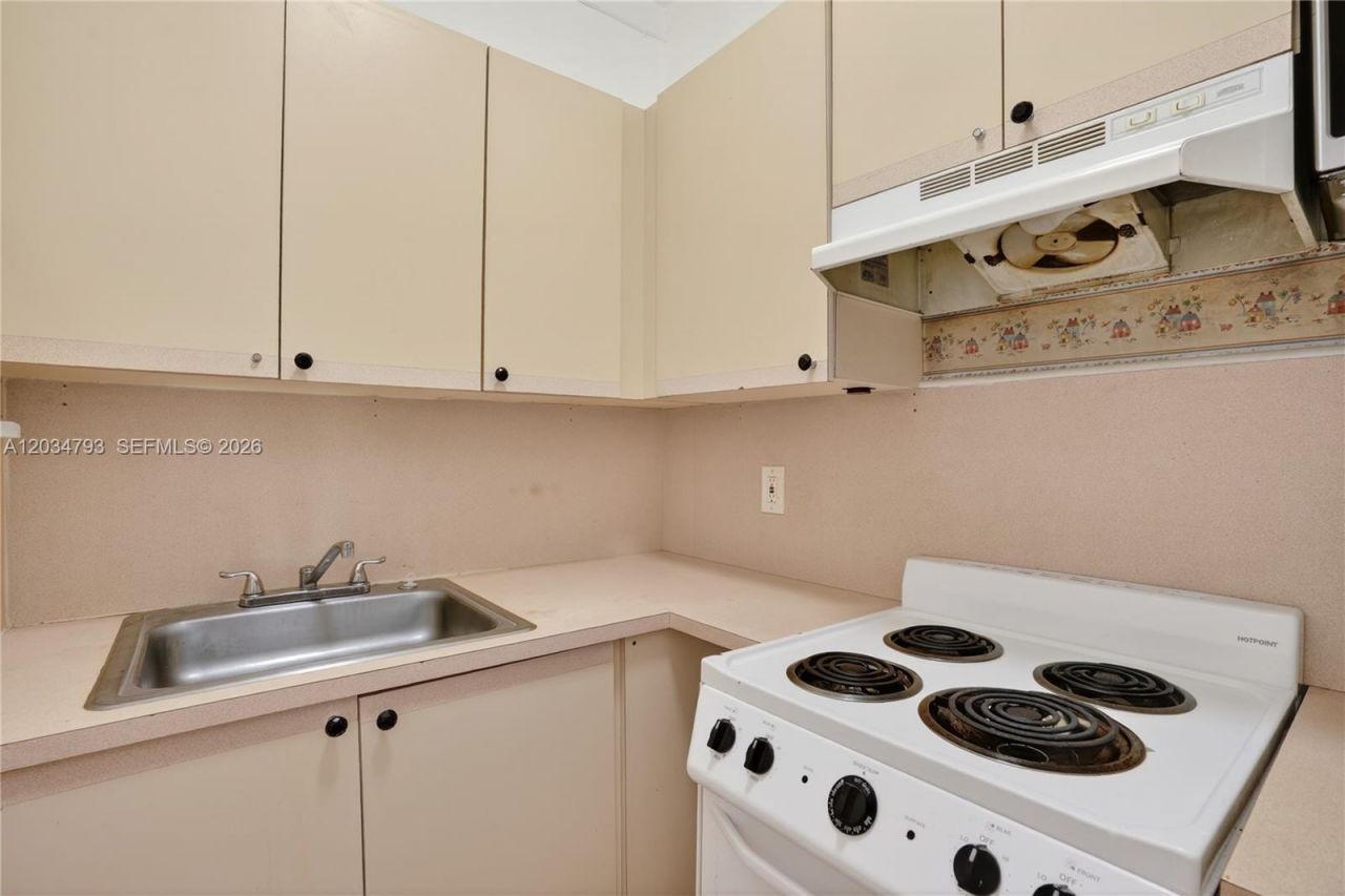 3409 S Le Jeune Rd , Unit 2, Coral Gables, FL 33134 Photo