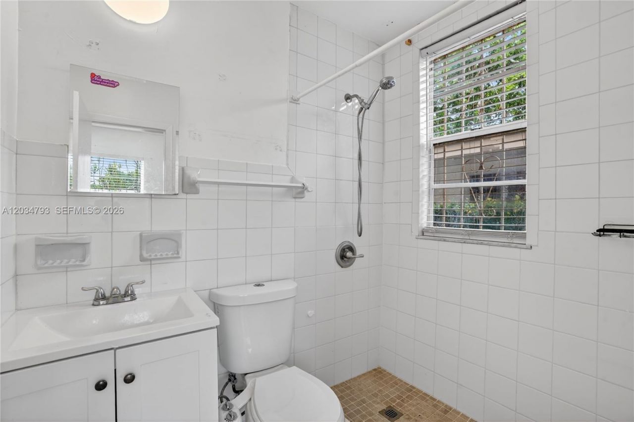 3409 S Le Jeune Rd , Unit 2, Coral Gables, FL 33134 Photo