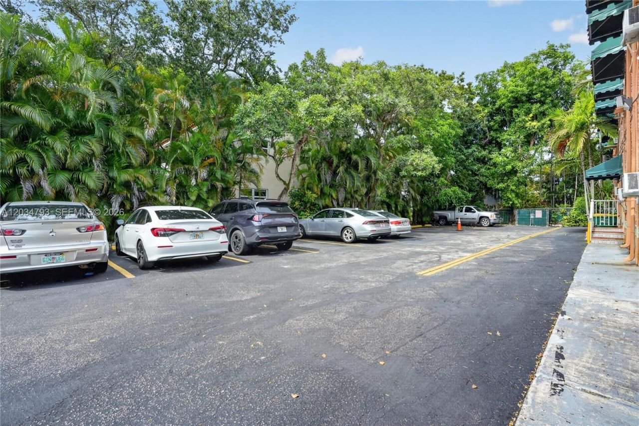 3409 S Le Jeune Rd , Unit 2, Coral Gables, FL 33134 Photo