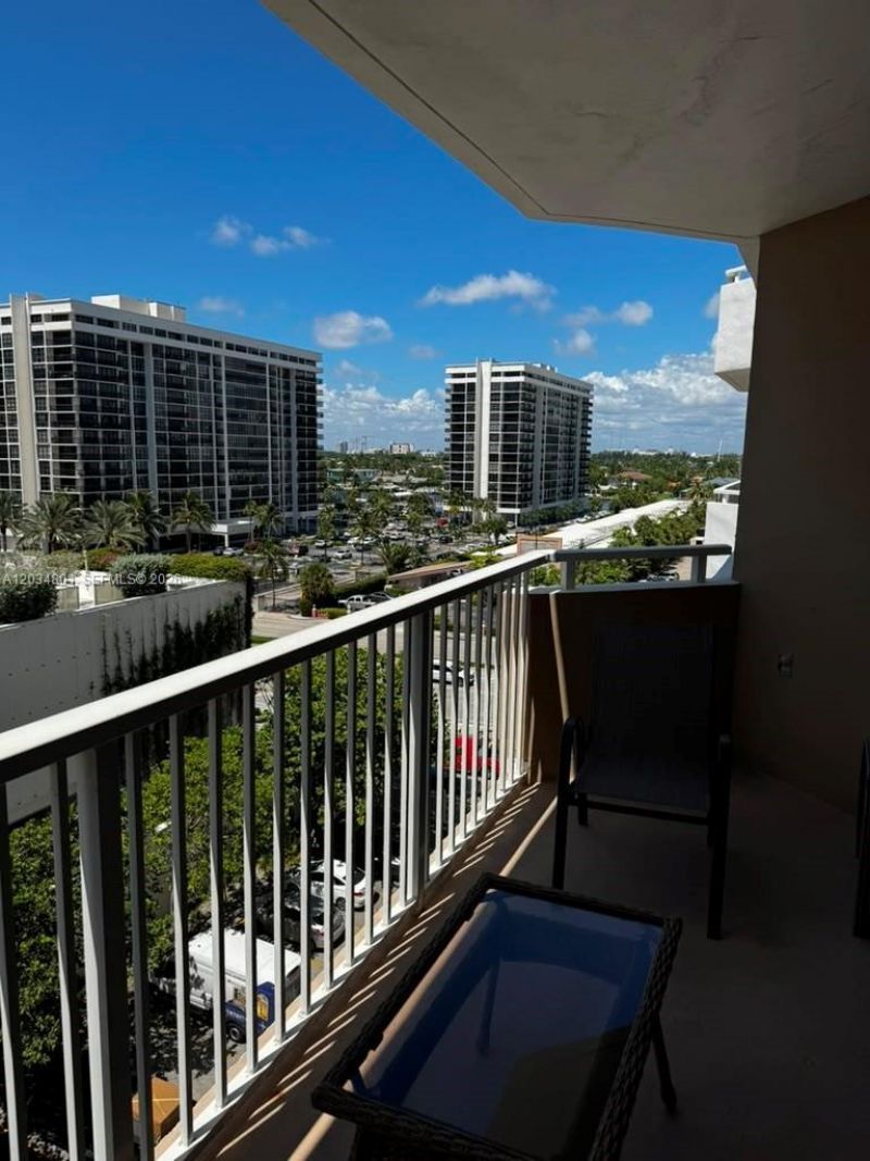 1980 S Ocean Dr, Unit 6J, Hallandale Beach, FL 33009 Photo