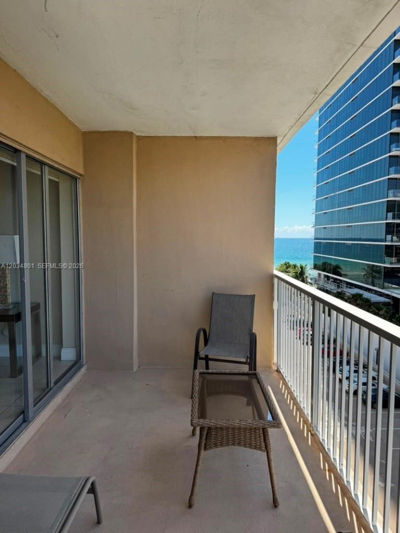 1980 S Ocean Dr, Unit 6J, Hallandale Beach, FL 33009 Photo