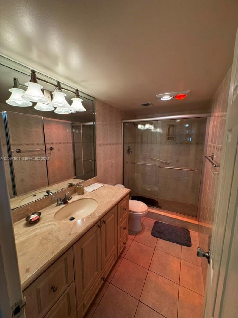 1980 S Ocean Dr, Unit 6J, Hallandale Beach, FL 33009 Photo