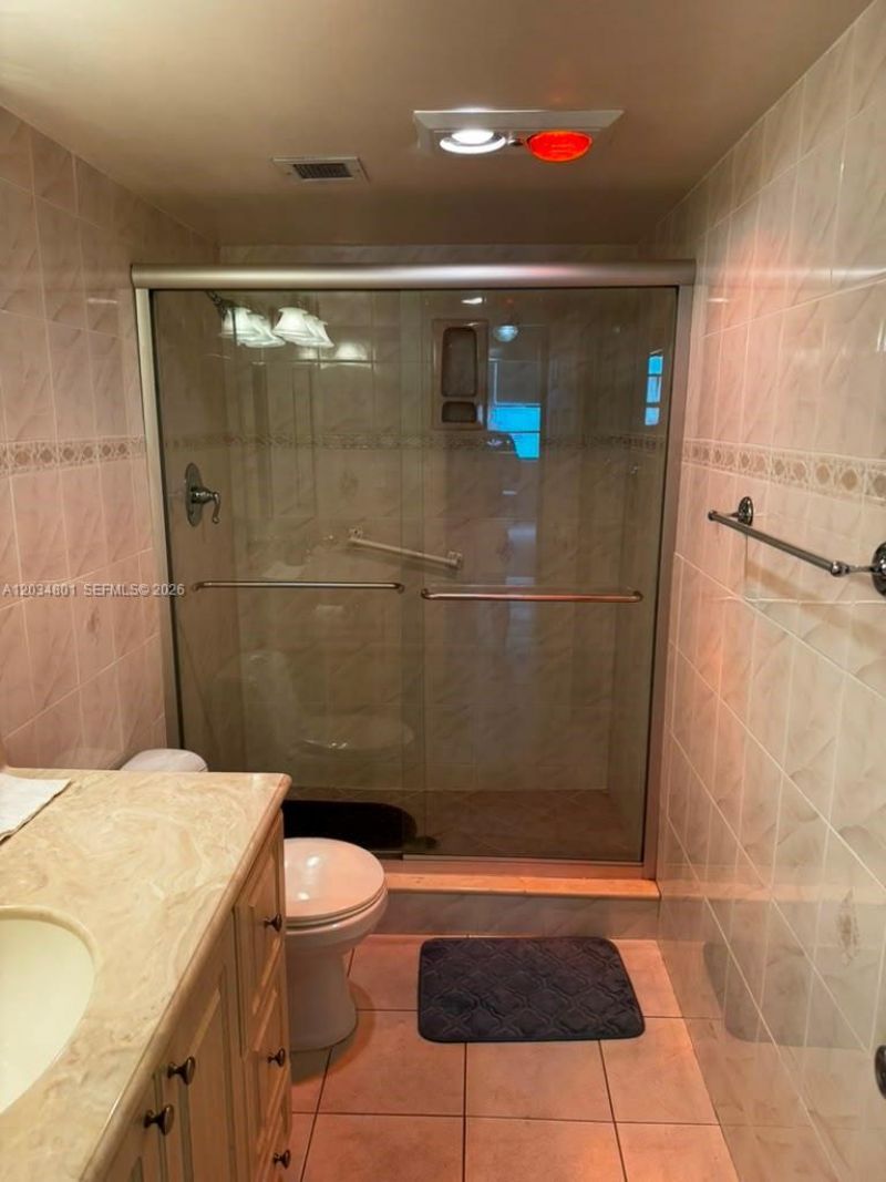 1980 S Ocean Dr, Unit 6J, Hallandale Beach, FL 33009 Photo