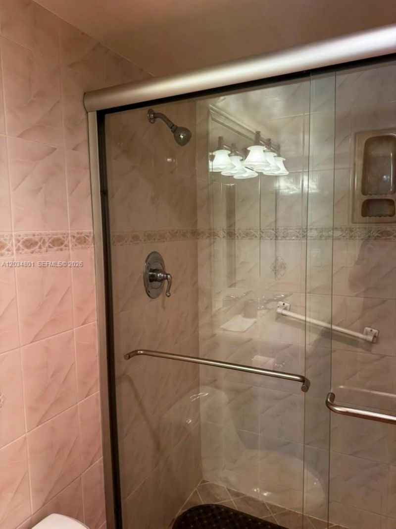 1980 S Ocean Dr, Unit 6J, Hallandale Beach, FL 33009 Photo
