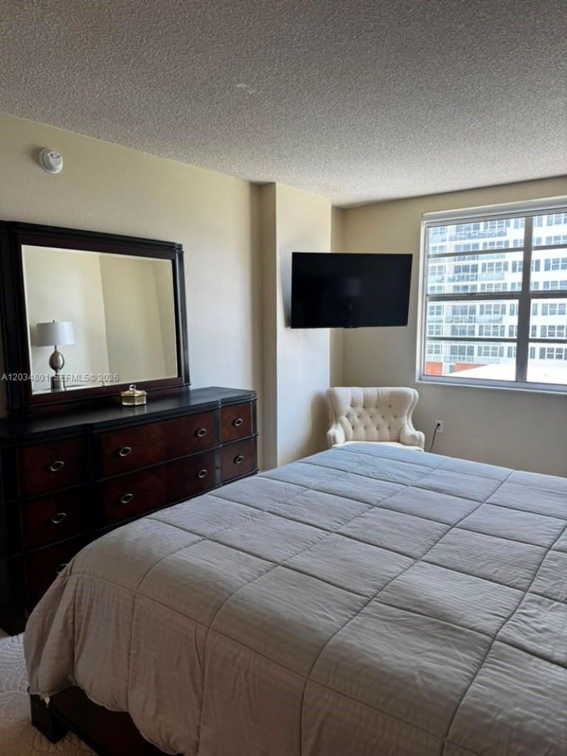 1980 S Ocean Dr, Unit 6J, Hallandale Beach, FL 33009 Photo