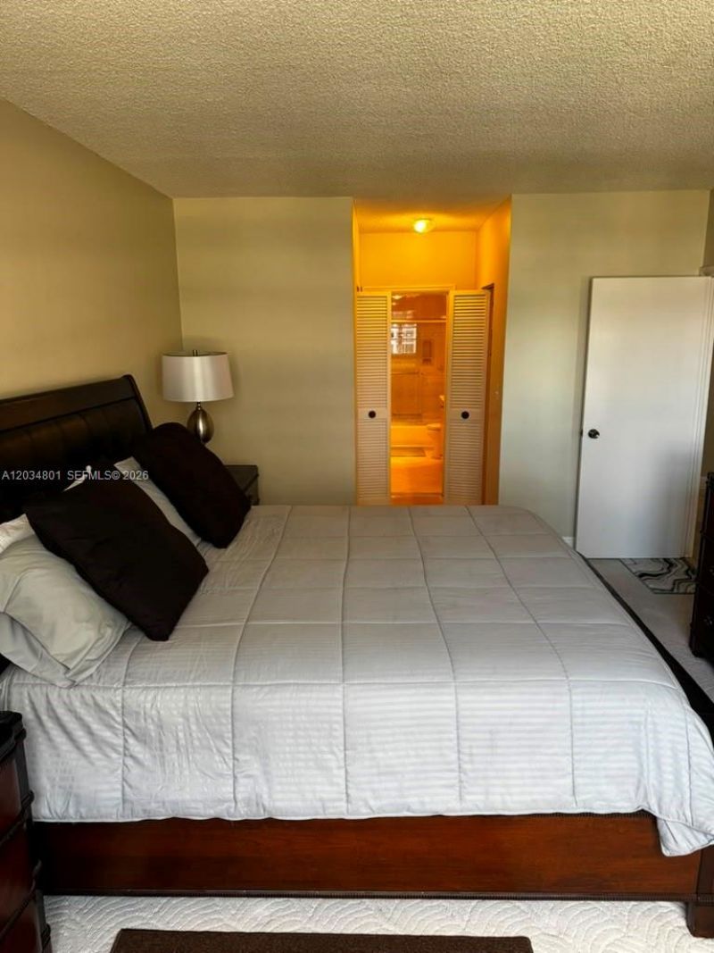 1980 S Ocean Dr, Unit 6J, Hallandale Beach, FL 33009 Photo
