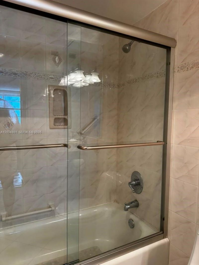 1980 S Ocean Dr, Unit 6J, Hallandale Beach, FL 33009 Photo