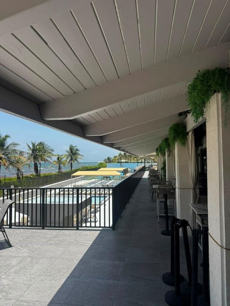 1980 S Ocean Dr, Unit 6J, Hallandale Beach, FL 33009 Photo
