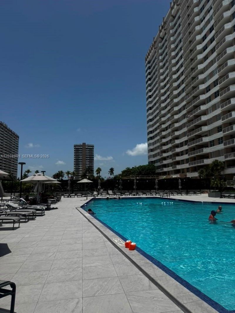 1980 S Ocean Dr, Unit 6J, Hallandale Beach, FL 33009 Photo