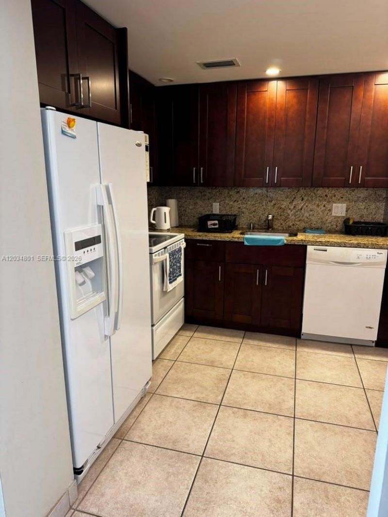 1980 S Ocean Dr, Unit 6J, Hallandale Beach, FL 33009 Photo