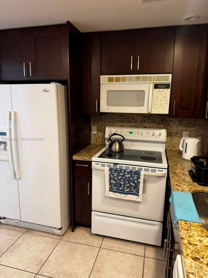 1980 S Ocean Dr, Unit 6J, Hallandale Beach, FL 33009 Photo