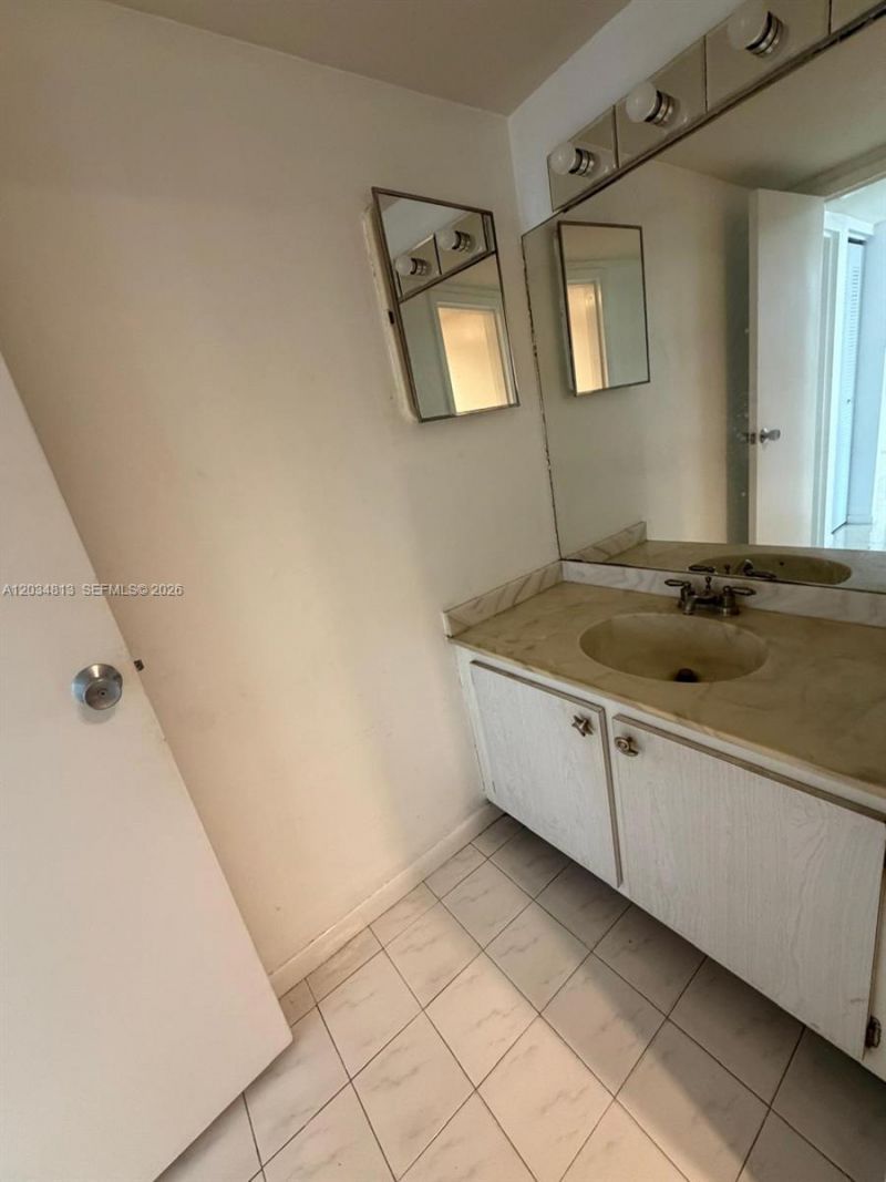 200 S Waterway Dr S , Unit 107, Lantana, FL 33462 Photo