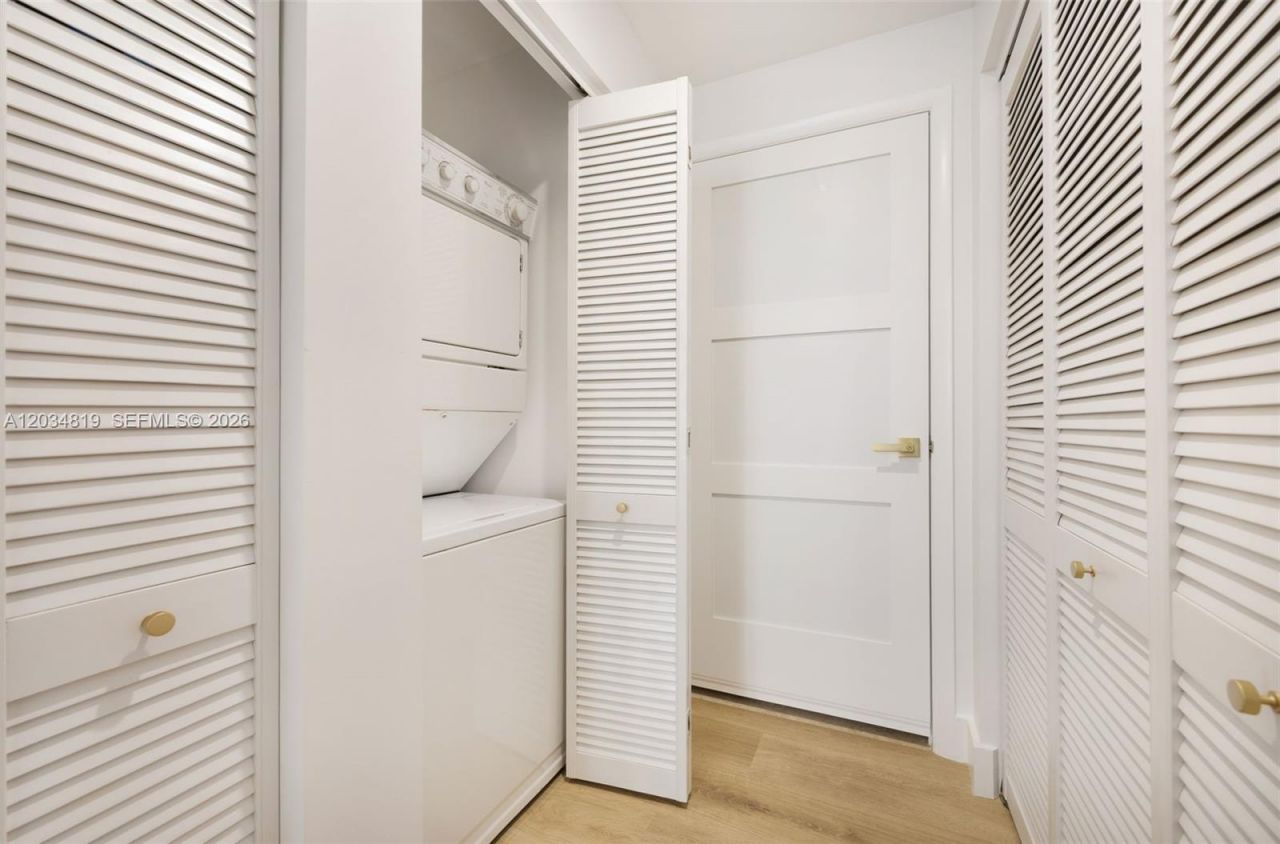 801 Brickell Key Blvd , Unit 2008, Miami, FL 33131 Photo
