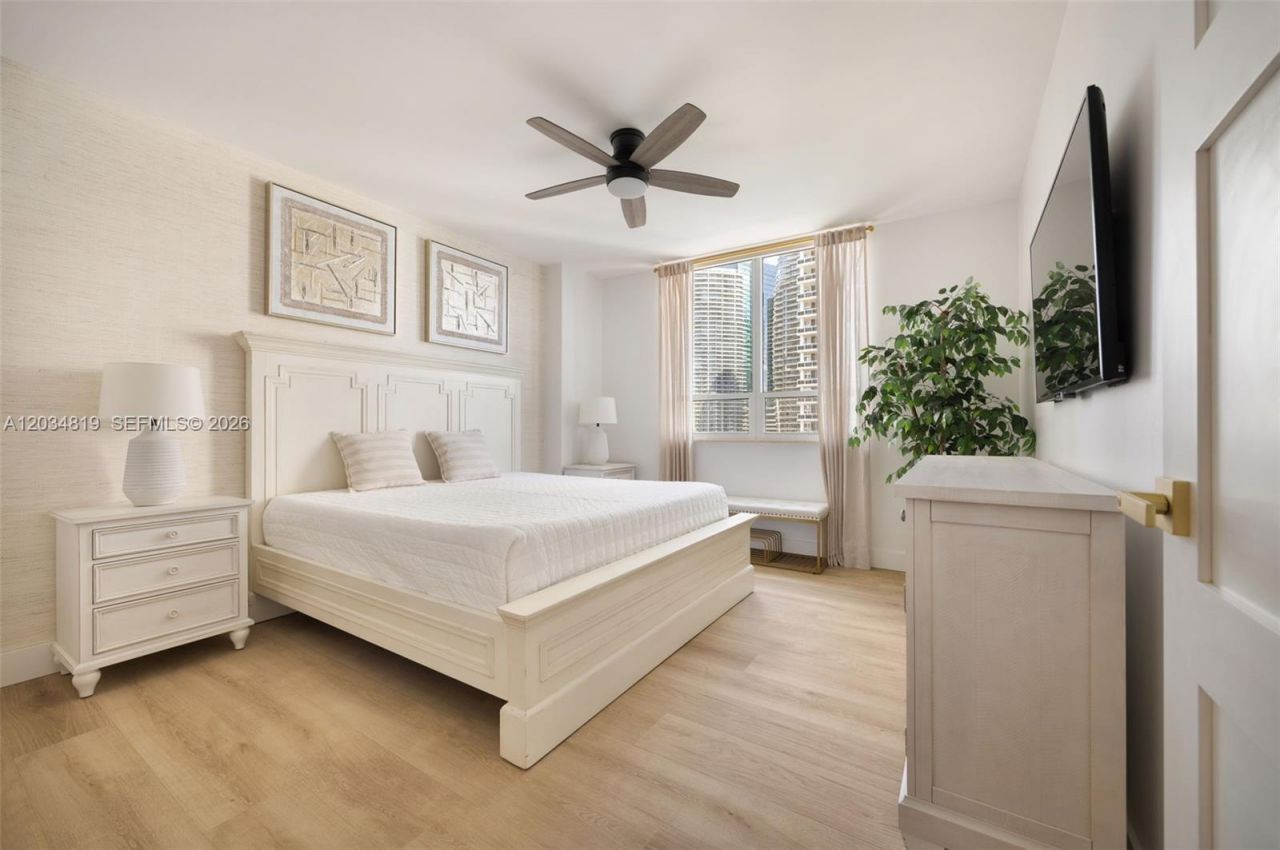 801 Brickell Key Blvd , Unit 2008, Miami, FL 33131 Photo