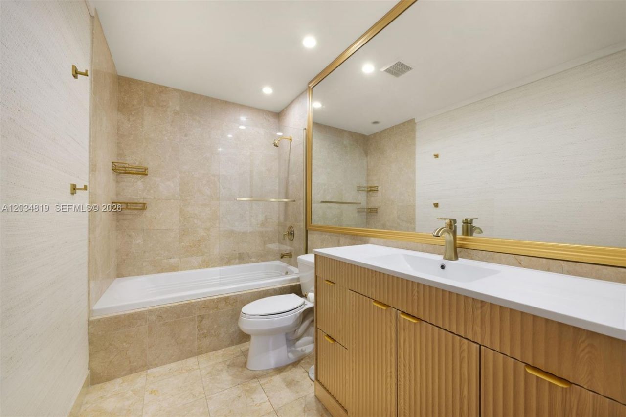 801 Brickell Key Blvd , Unit 2008, Miami, FL 33131 Photo