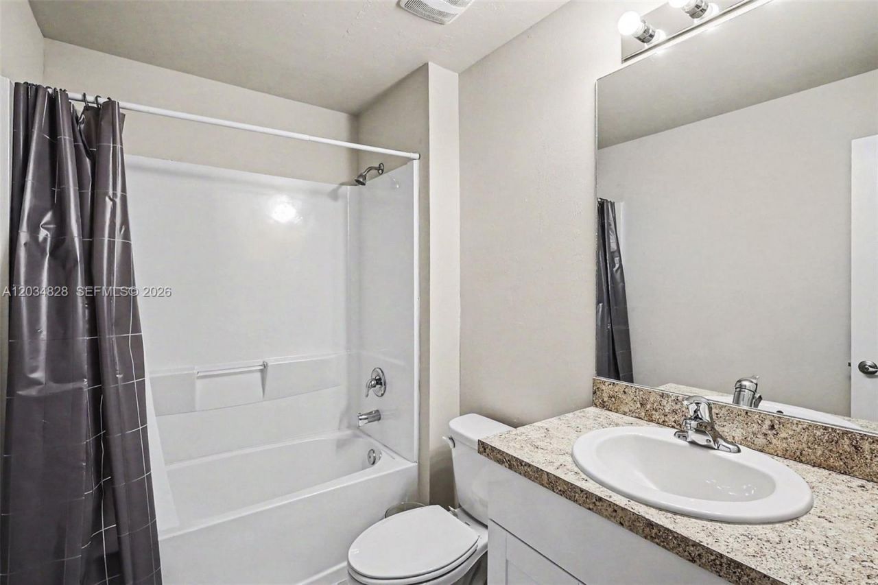 9045 Maywood Cir , La Belle, FL 33935 Photo