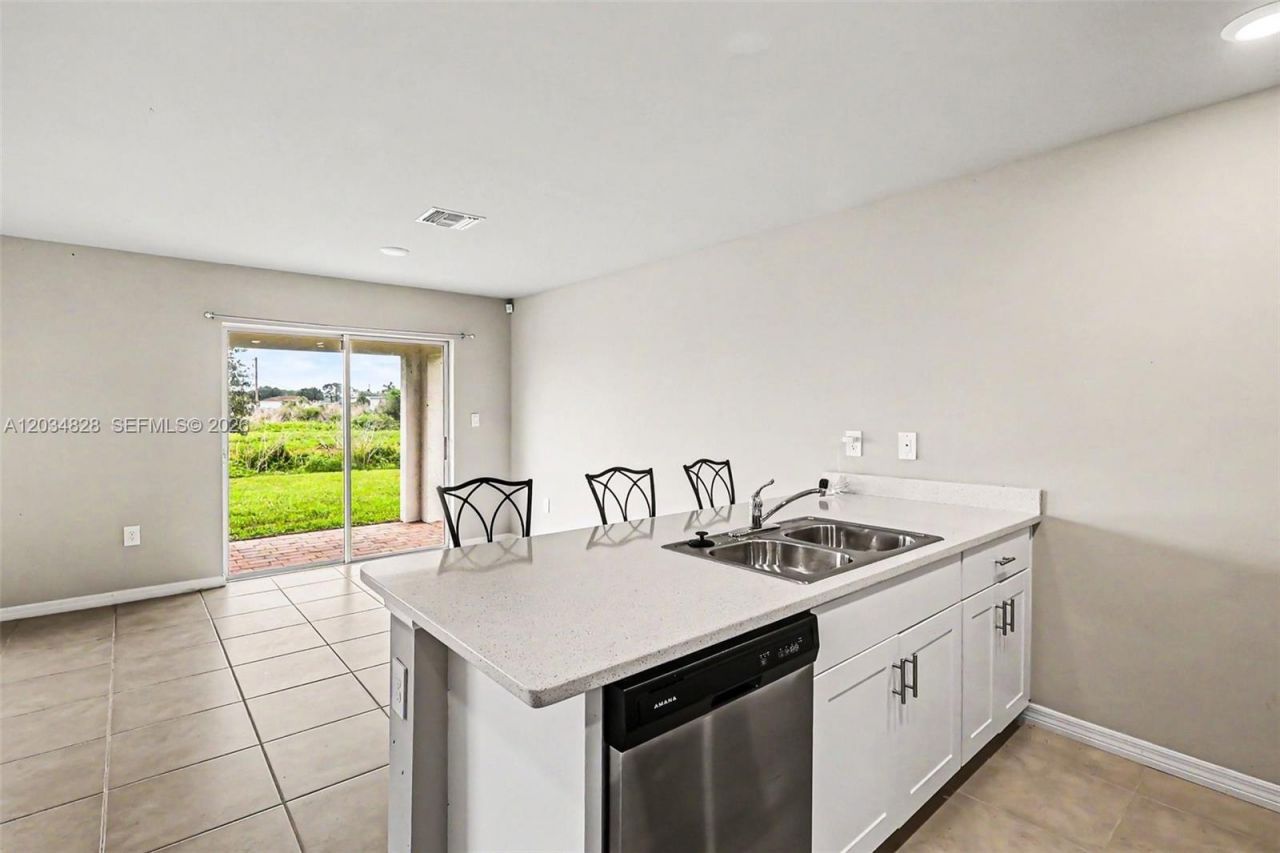 9045 Maywood Cir , La Belle, FL 33935 Photo