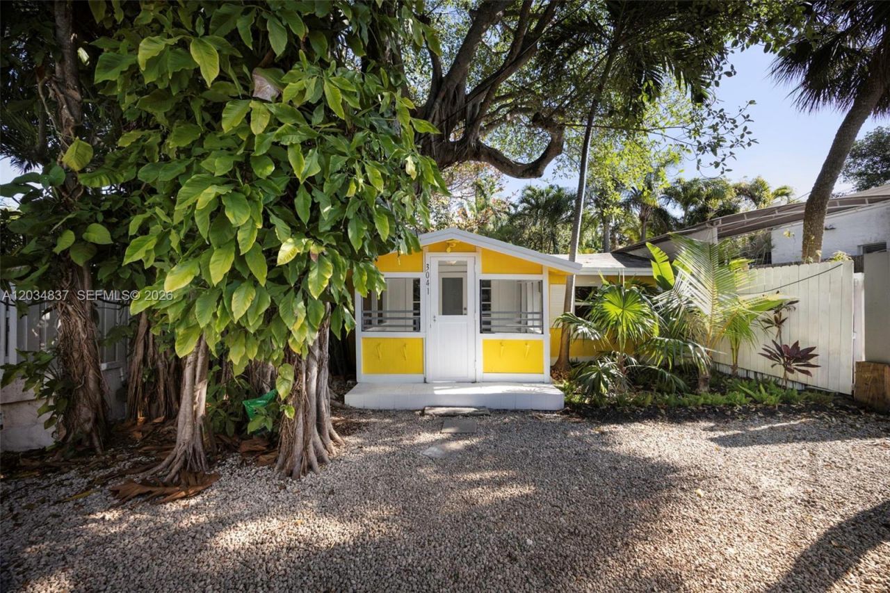 3041 Calusa St , Coconut Grove, FL 33133 Photo