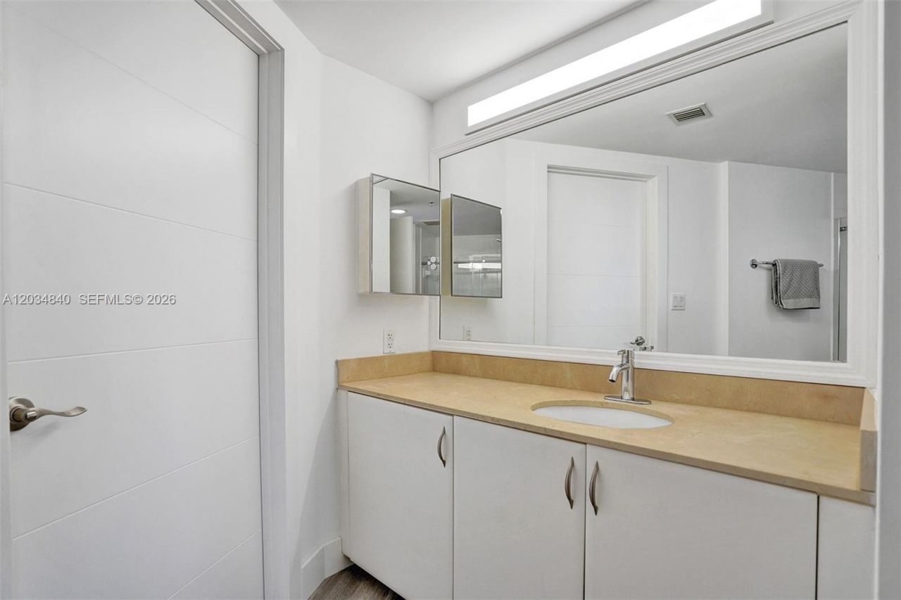 1750 N Bayshore Dr , Unit 3802, Miami, FL 33132 Photo