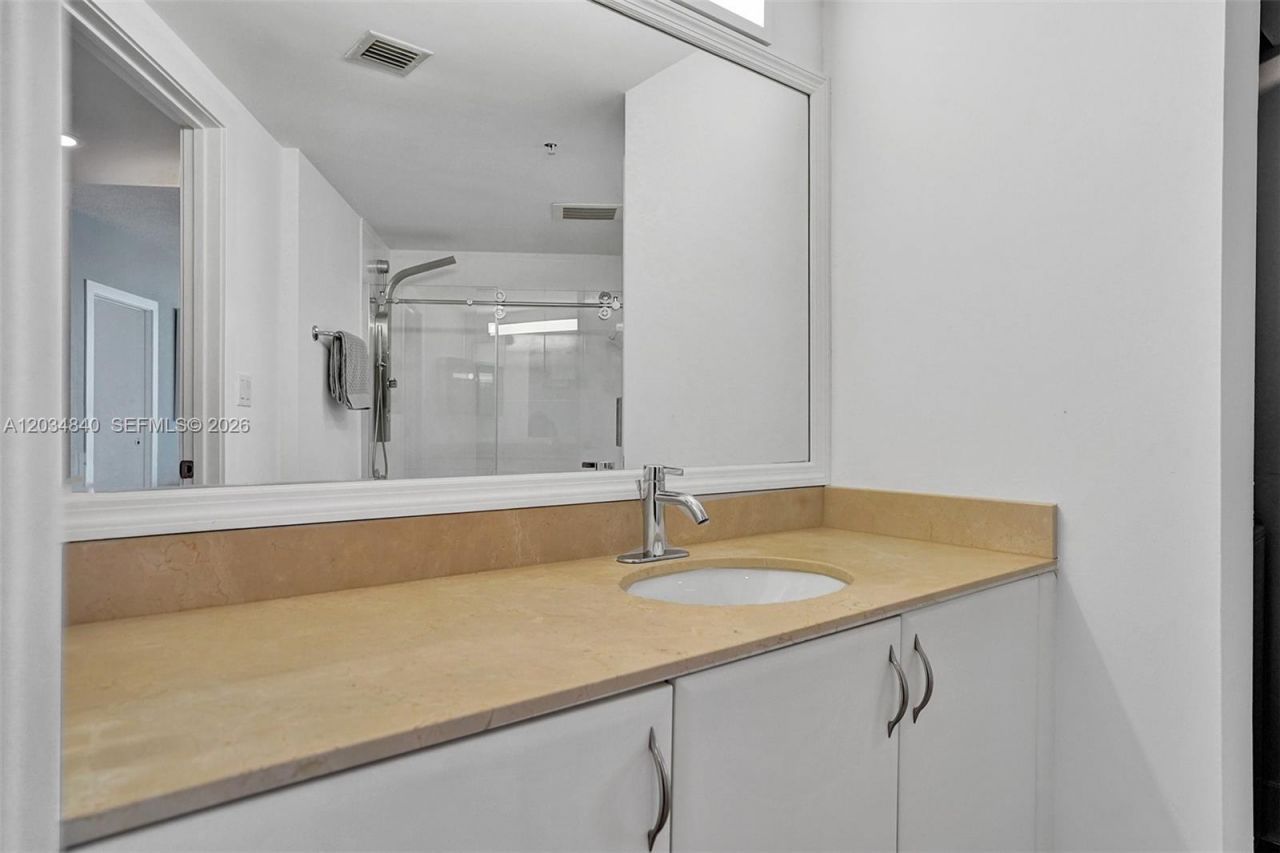 1750 N Bayshore Dr , Unit 3802, Miami, FL 33132 Photo