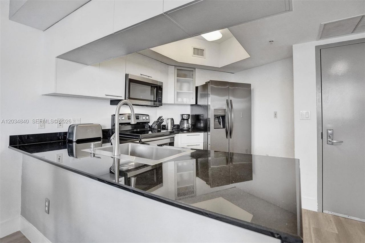 1750 N Bayshore Dr , Unit 3802, Miami, FL 33132 Photo