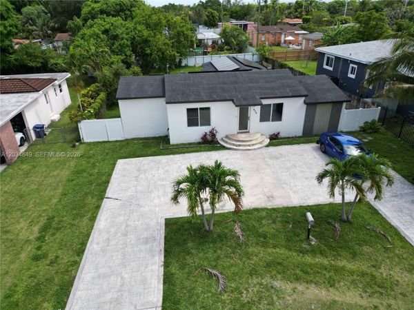 420 NW 145th St , Miami, FL 33168