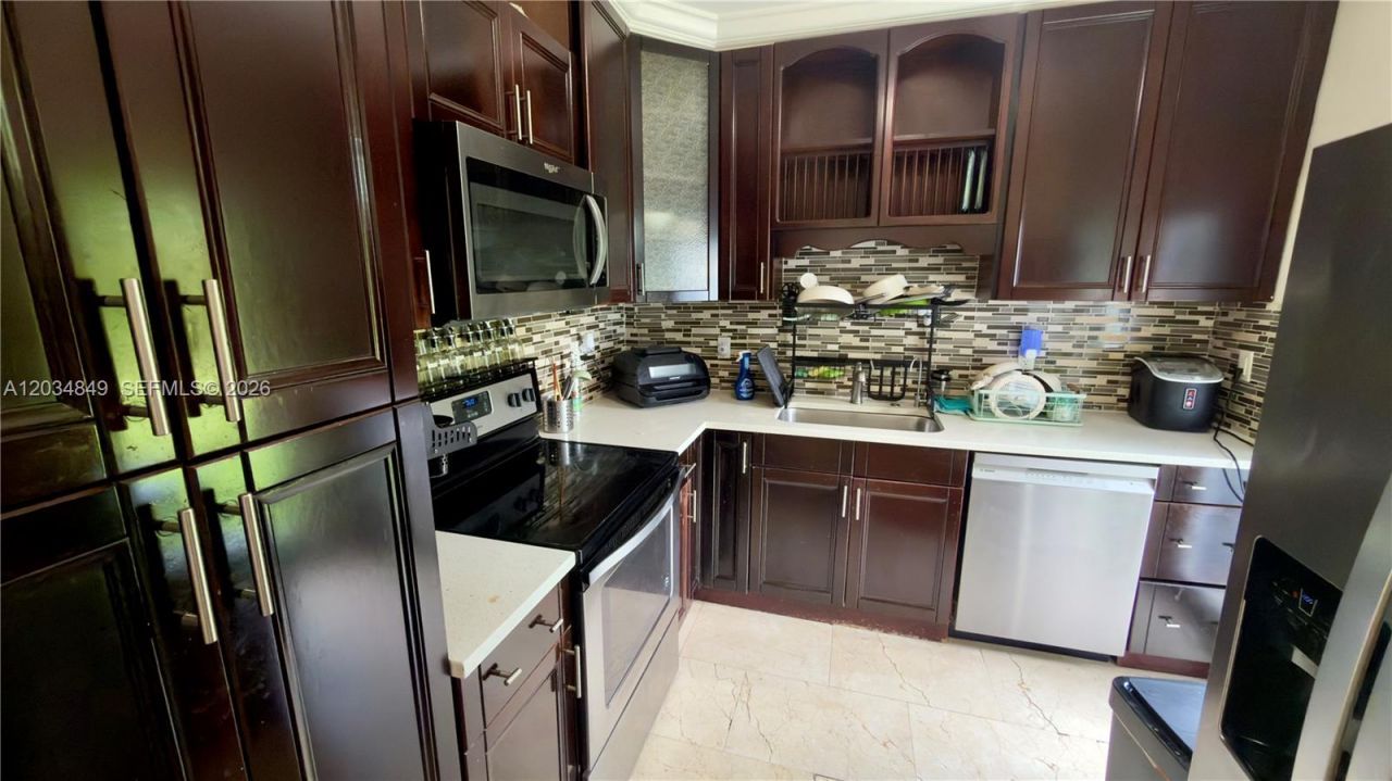 420 NW 145th St , Miami, FL 33168 Photo
