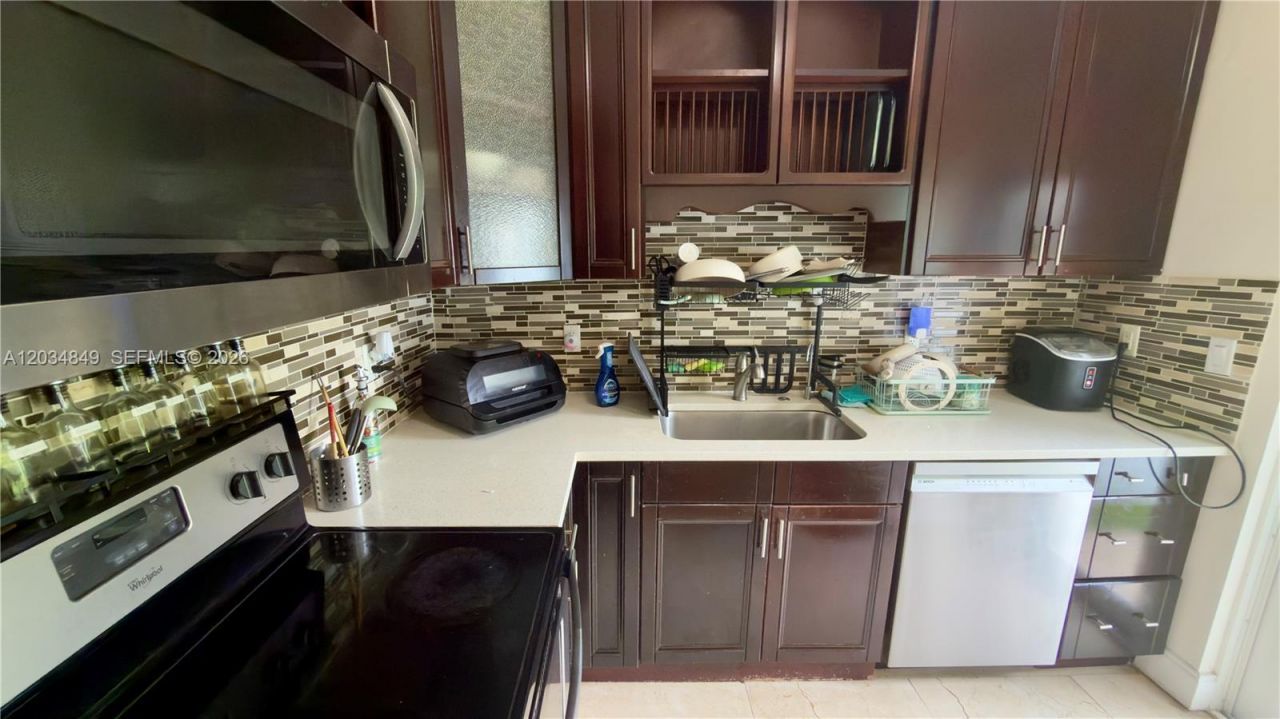 420 NW 145th St , Miami, FL 33168 Photo