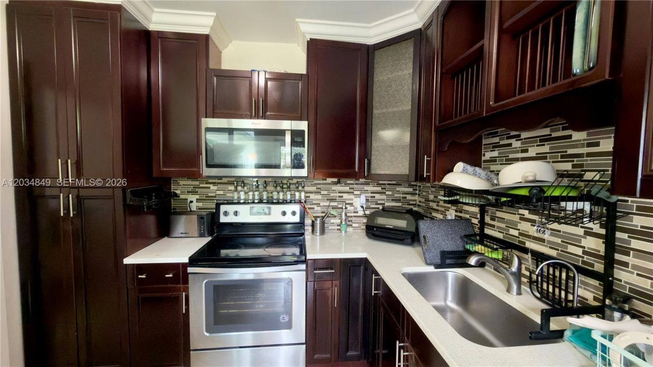 420 NW 145th St , Miami, FL 33168 Photo