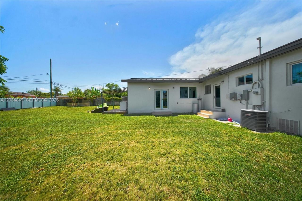 420 NW 145th St, Miami, FL 33168 Photo