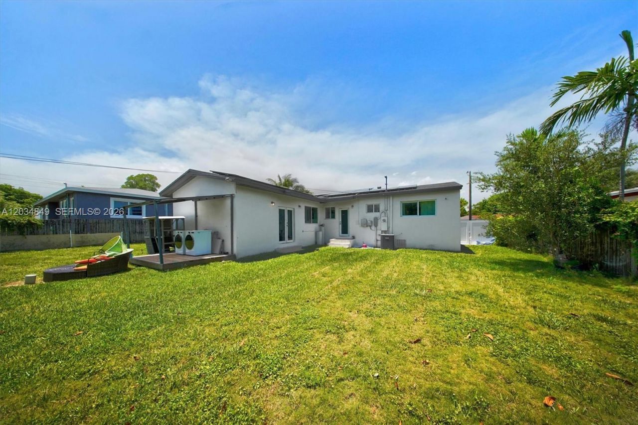 420 NW 145th St, Miami, FL 33168 Photo