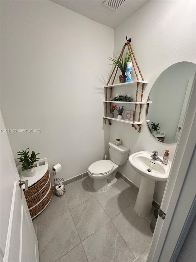 20866 NE 7th Pl , Miami, FL 33179 Photo