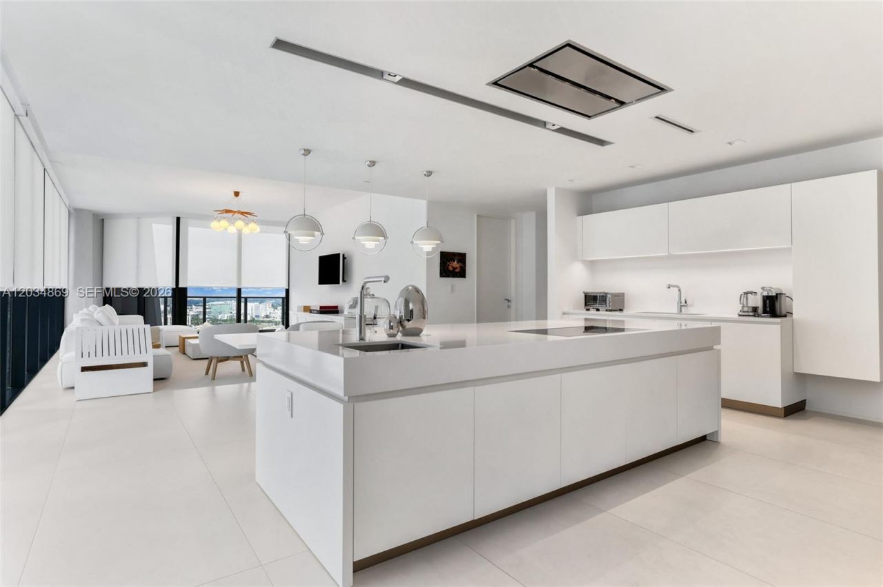 1000 Biscayne Blvd , Unit 3701, Miami, FL 33132 Photo