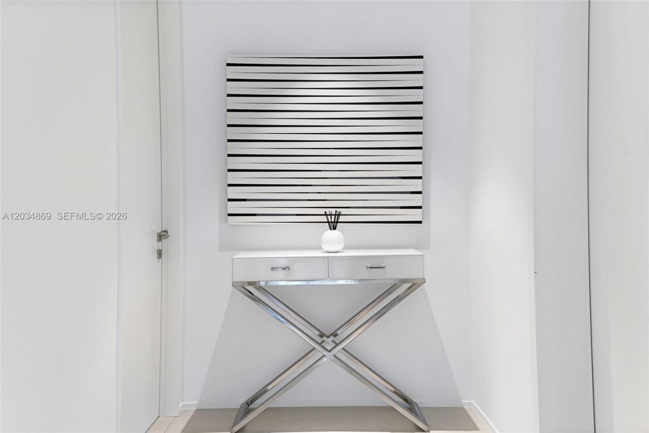 1000 Biscayne Blvd , Unit 3701, Miami, FL 33132 Photo