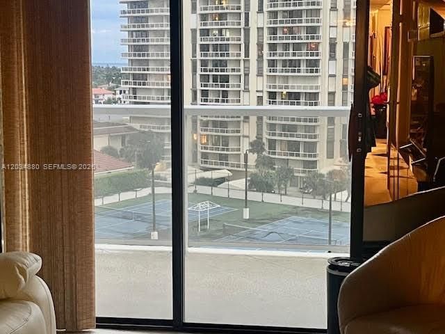 20281 E Country Club Dr , Unit 615, Aventura, FL 33180 Photo