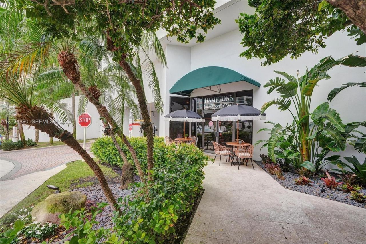 20281 E Country Club Dr , Unit 615, Aventura, FL 33180 Photo