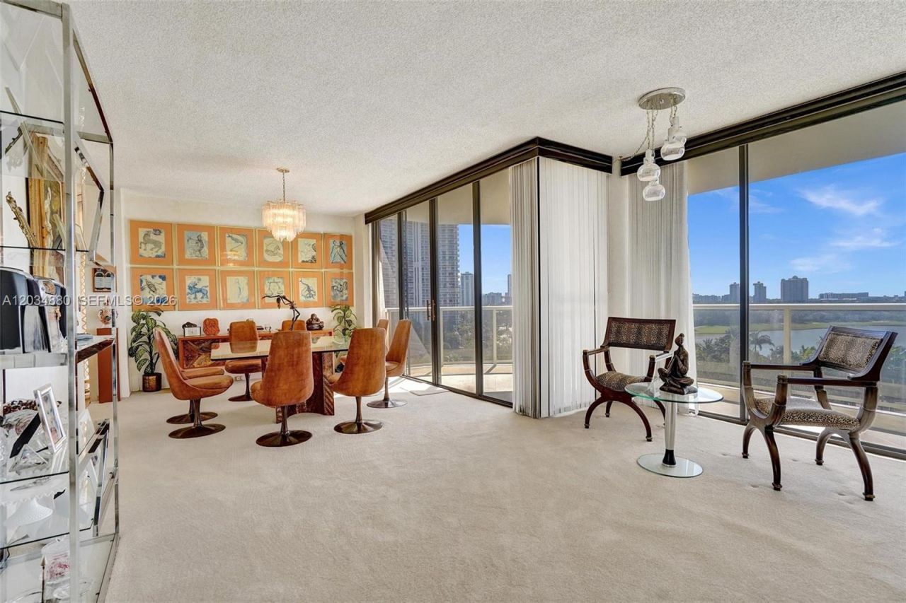 20281 E Country Club Dr , Unit 615, Aventura, FL 33180 Photo