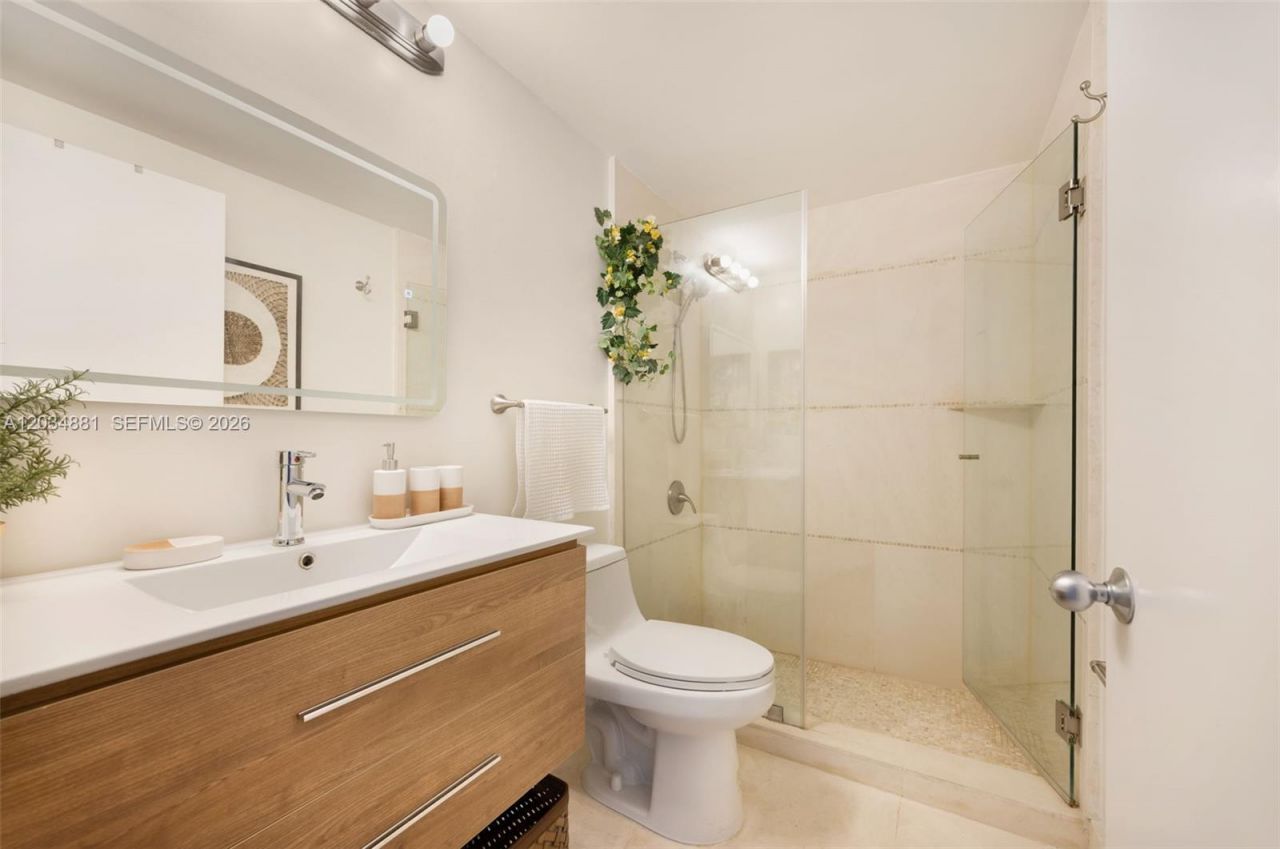 701 Brickell Key Blvd , Unit 901, Miami, FL 33131 Photo