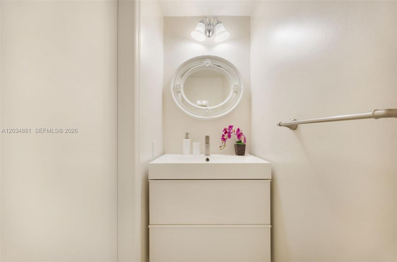 701 Brickell Key Blvd , Unit 901, Miami, FL 33131 Photo