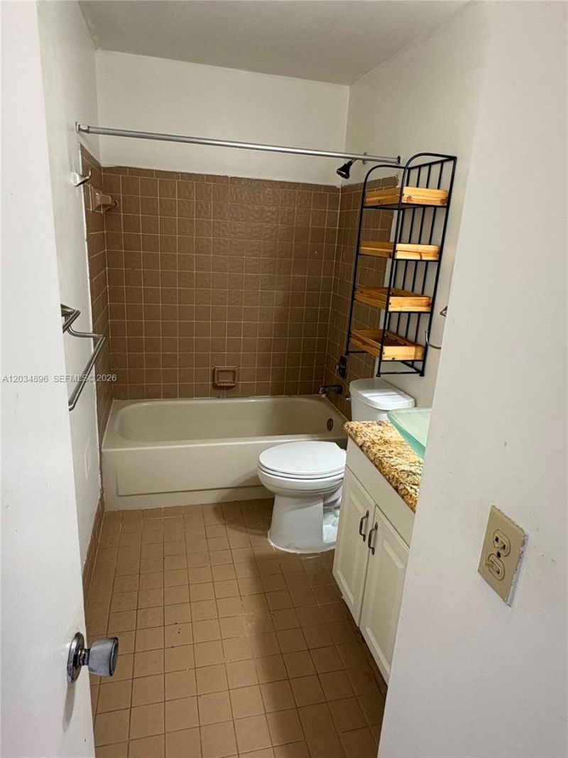 3819 SW 69th Ave , Unit 14-L, Miramar, FL 33023 Photo