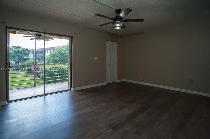 2200 Springdale Blvd, Unit 214, Palm Springs, FL 33461 Photo