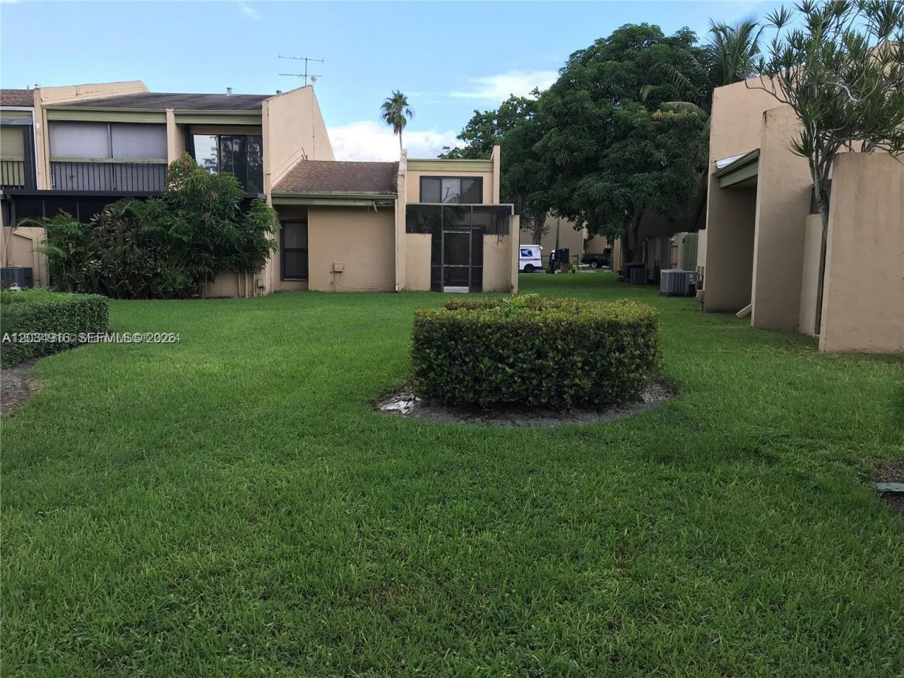 9511 NW 14th Ct , Unit 213, Pembroke Pines, FL 33024 Photo