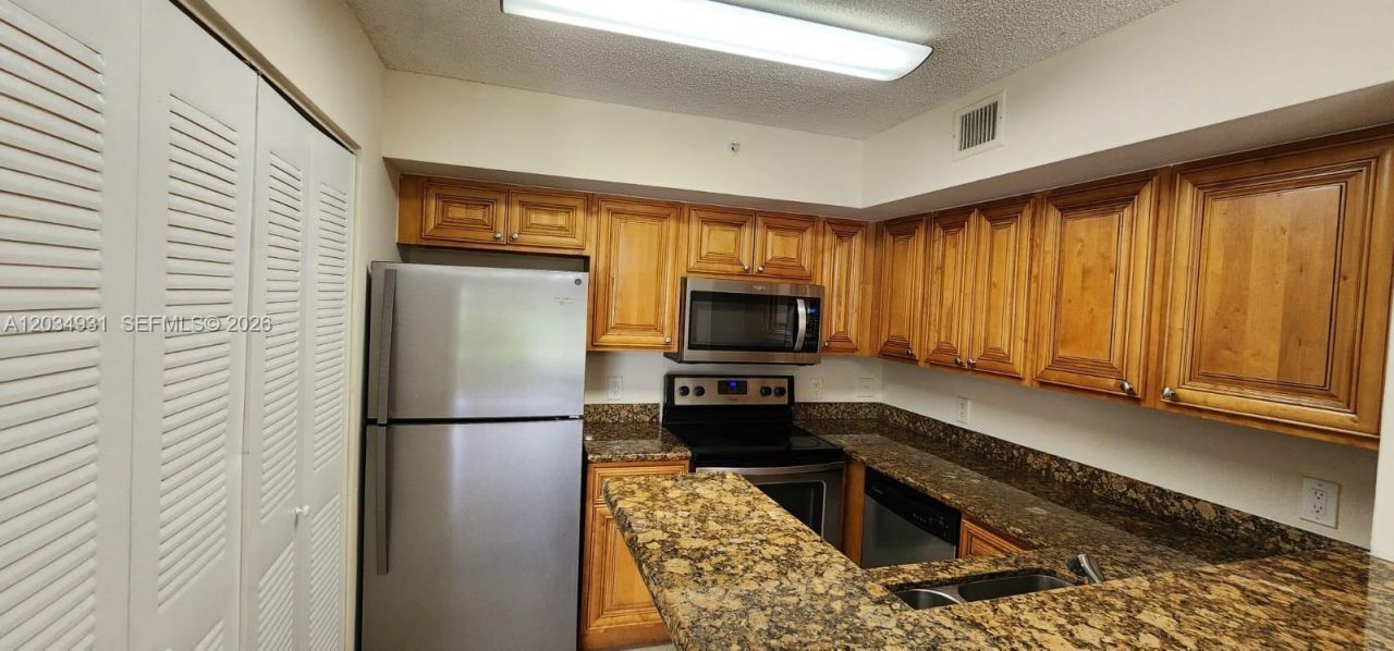 12154 Saint Andrews Pl , Unit 110, Miramar, FL 33025 Photo