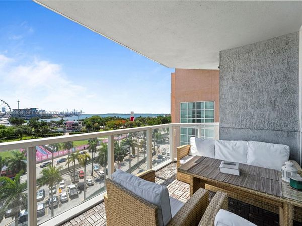 244 Biscayne Blvd, Unit 701, Miami, FL 33132