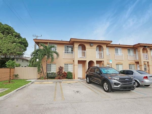 242 E 3rd St, Unit 205, Hialeah, FL 33010