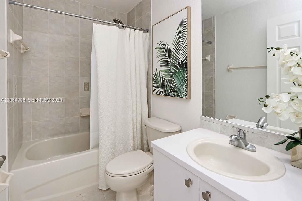 242 E 3rd St, Unit 205, Hialeah, FL 33010 Photo