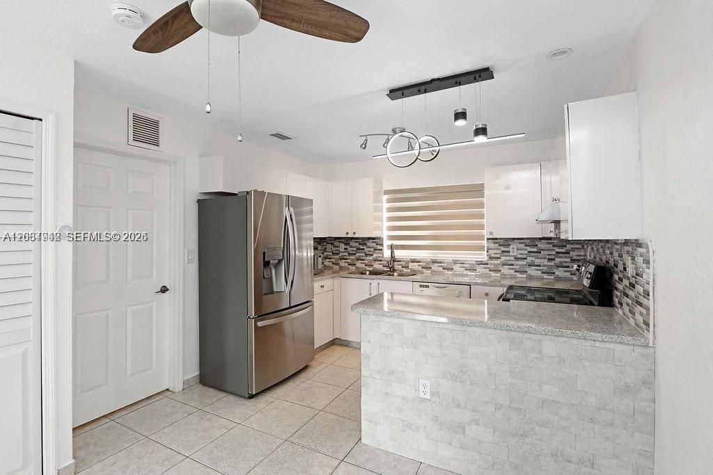 242 E 3rd St, Unit 205, Hialeah, FL 33010 Photo