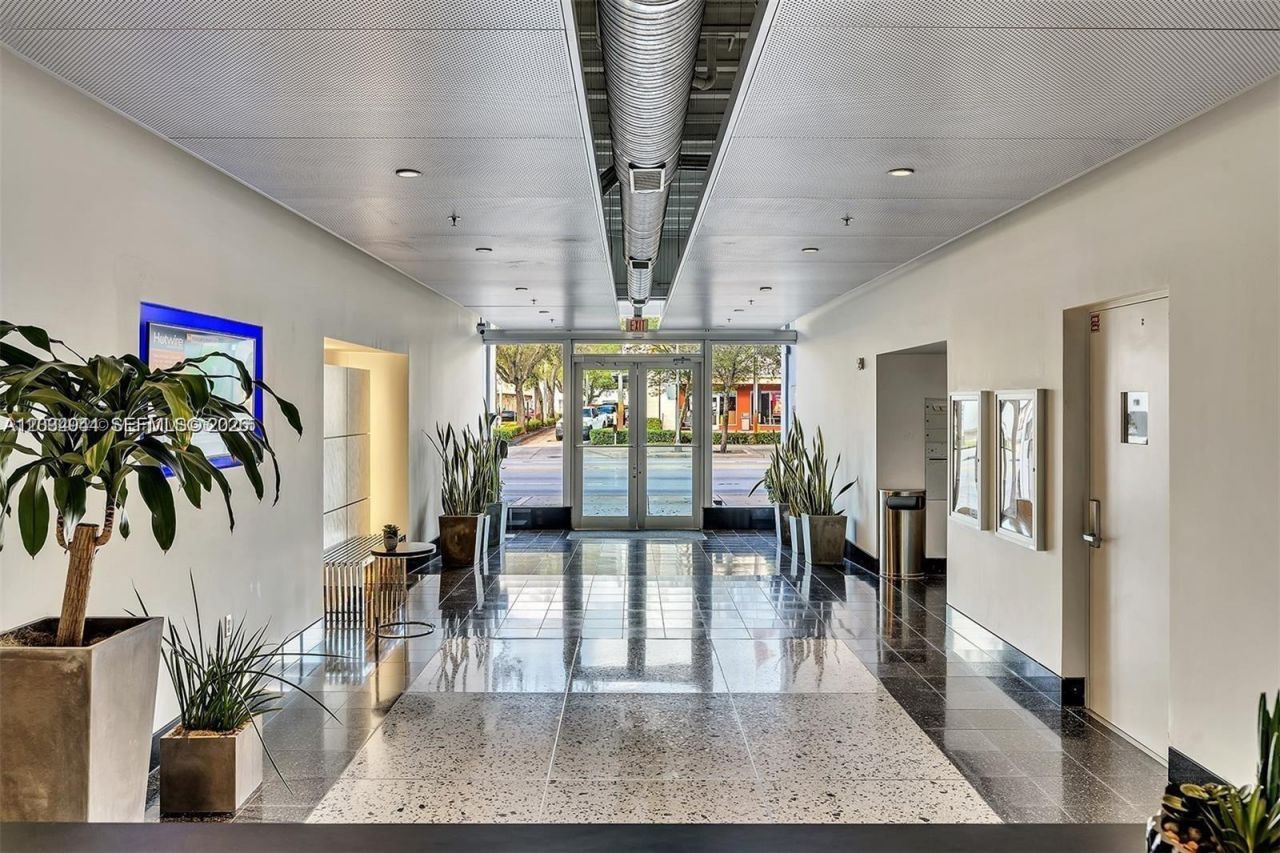 8101 Biscayne Blvd , Unit R-506, Miami, FL 33138 Photo